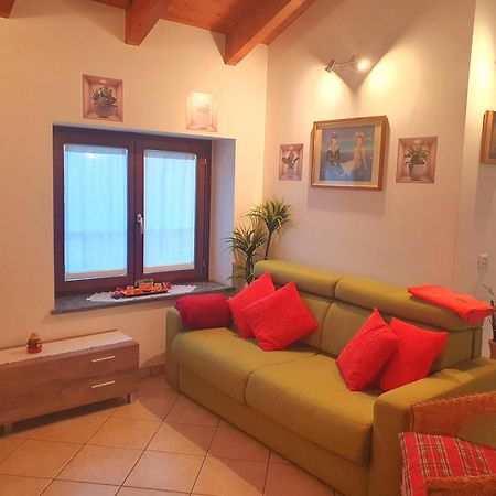Dimora Chiaretta Appartement Caronno Pertusella Buitenkant foto